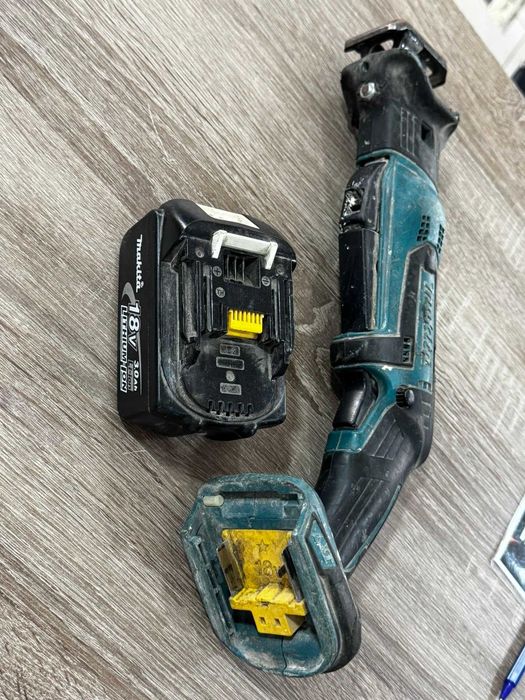 Саблен трион Makita