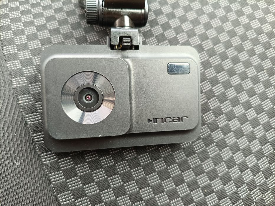 Видеорегистратор  Incar SDR-40
Tibet yepHbli