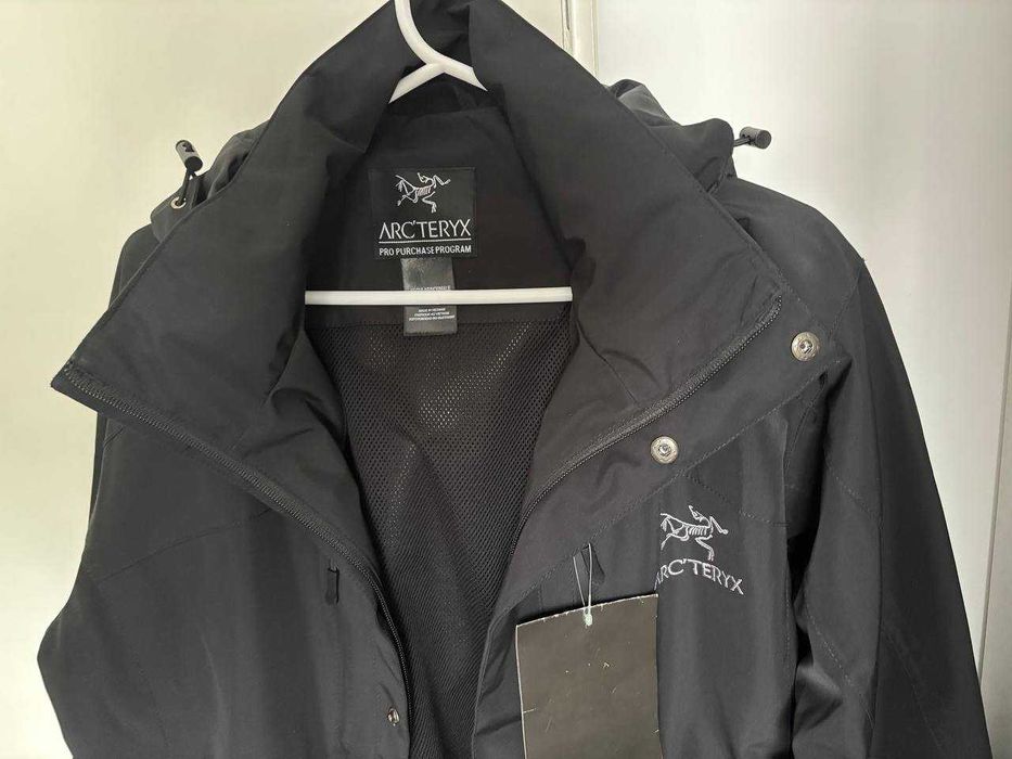 Arc'Teryx Gore-Tex Size M
