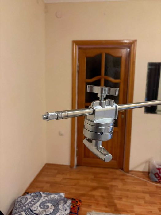 Абсолютно новый C-stand (стойка)