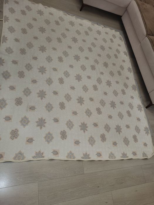 Продам отличное покрывало для кровати