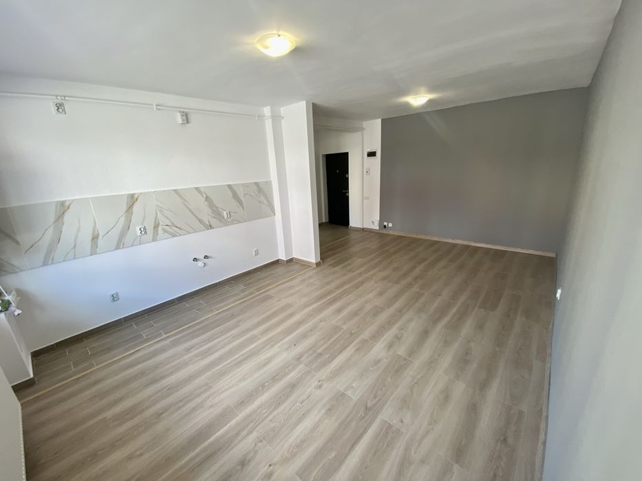 Spatiu/Apartament nemobilat de inchiriat | Zona centrala | Floresti