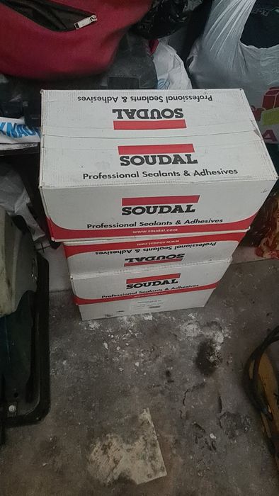 Продам герметик Саудал