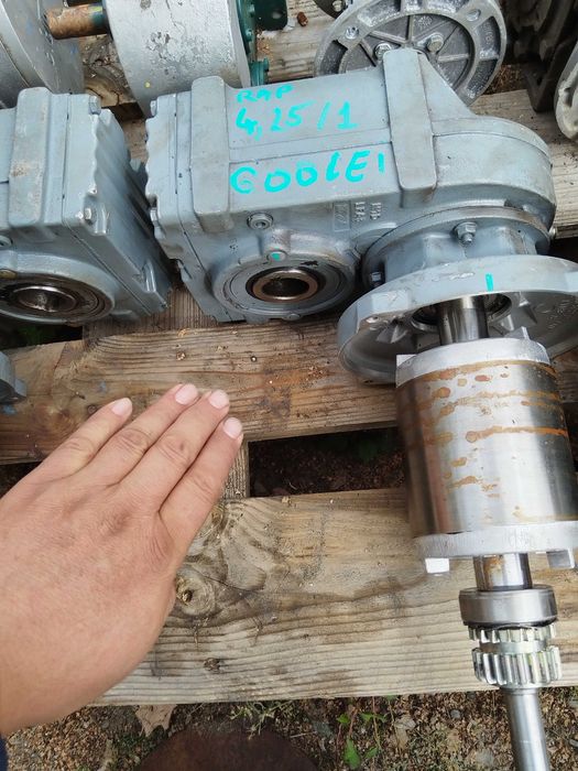 Multiplicator de turație raport 4/1 bun pt pompa apa