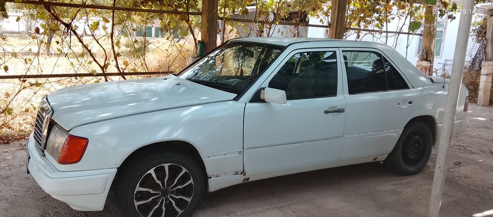 Мерседес бенс W124 E200