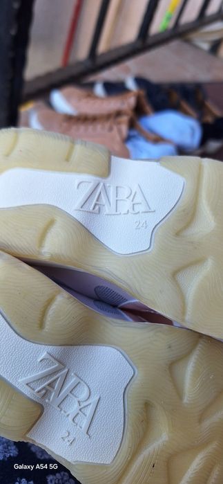 Încălțăminte copii masura 24, 5 perechii si o umbrelă cadou