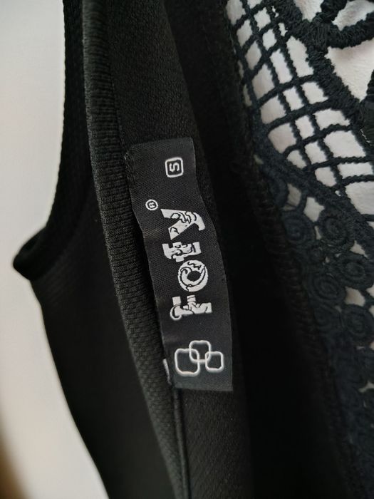Vând rochie neagra
