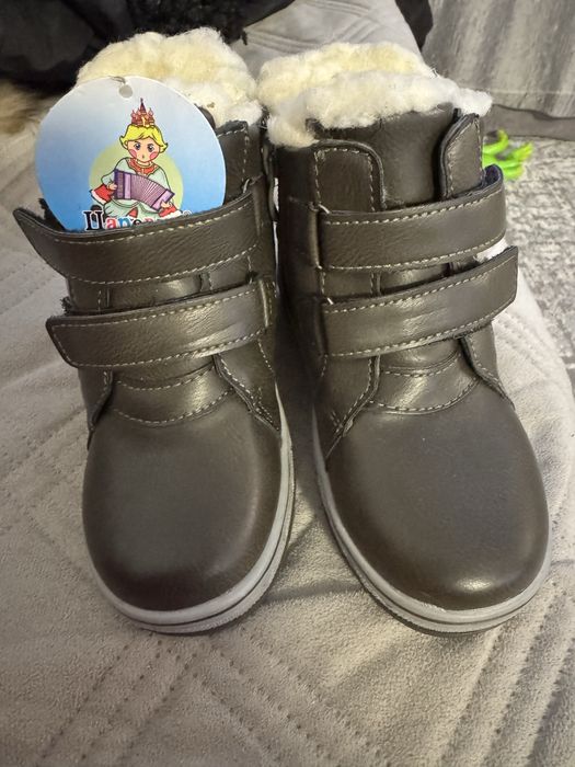 Продам зимние ботинки на мальчика