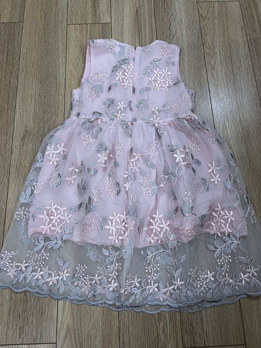 Кокетна рокличка и много сладка поличка за момиченце.