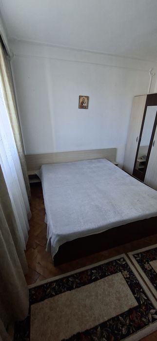 Inchiriez apartament 3camere SD rond 28  Alexandru cel Bun