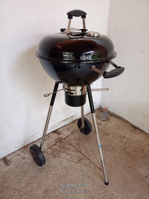 Барбекюта на дървени въглища