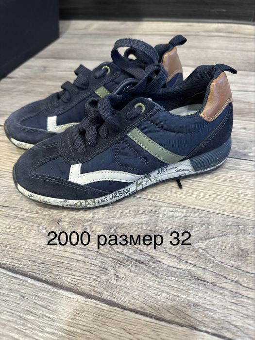 Продам детскую обувь