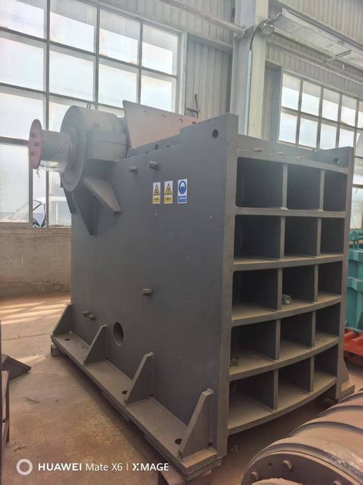 Дробилка Китай
Производительность 200 т в час
Конусная дробилка