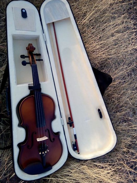 Продаётся скрипка JY 3/4 в полном комплекте.