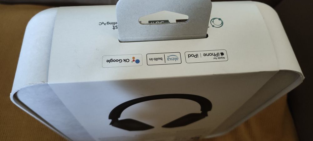 ** Sony WH-1000XM5 **