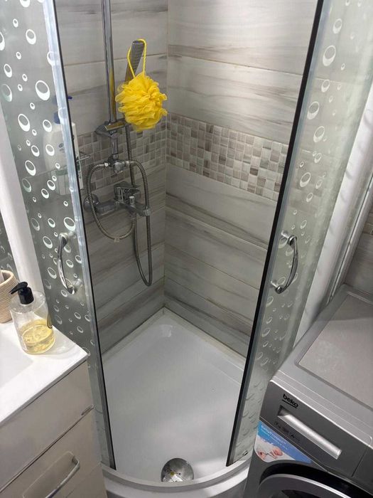 Vand apartament cu 2 camere