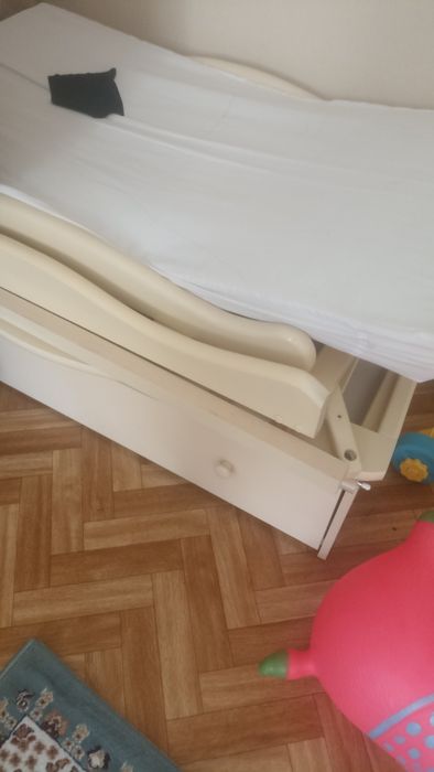 Детская манешка кровать