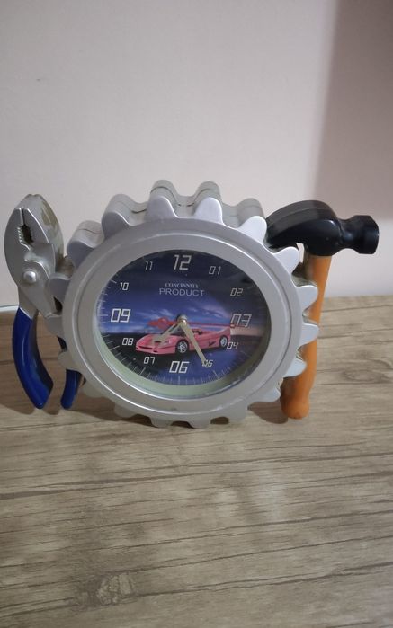 Часы настенные .