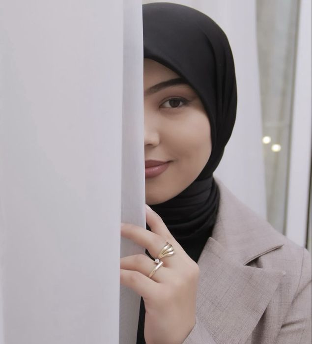 Qiz dushda mushukini soqolini oldi (porno onlayn)