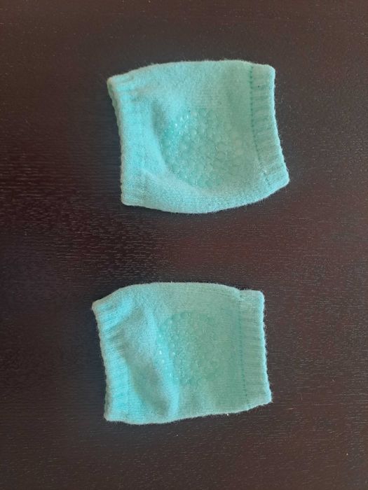 Бебешки наколенки