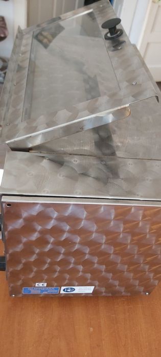 Vând cuptor incalzitor patiserie Suprema