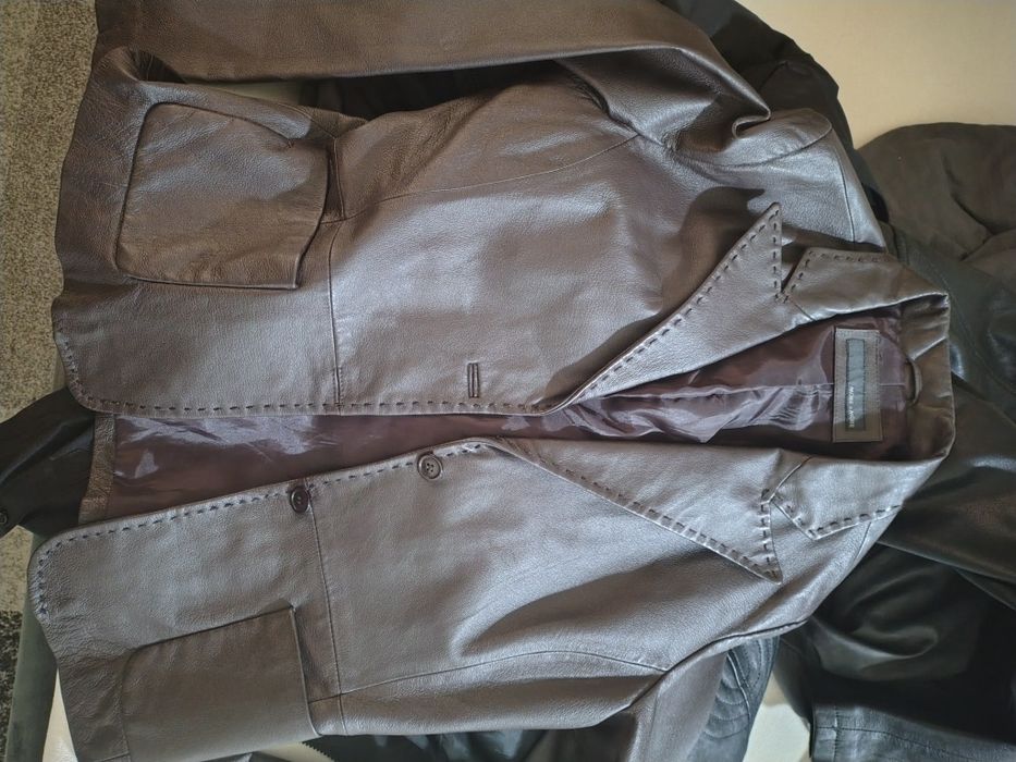 Vând geacă de piele dama