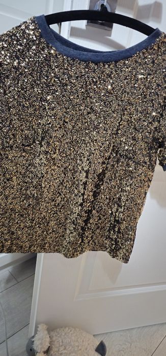 Bluza din paiete și pantaloni