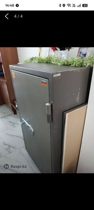 Продается сейф в хорошем состоянии