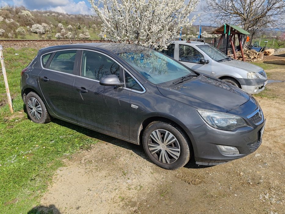 Opel Astra J 2010