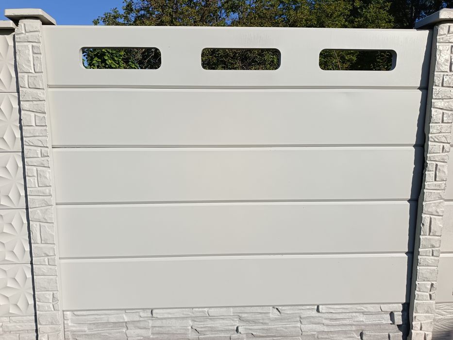 Plăci de gard modern