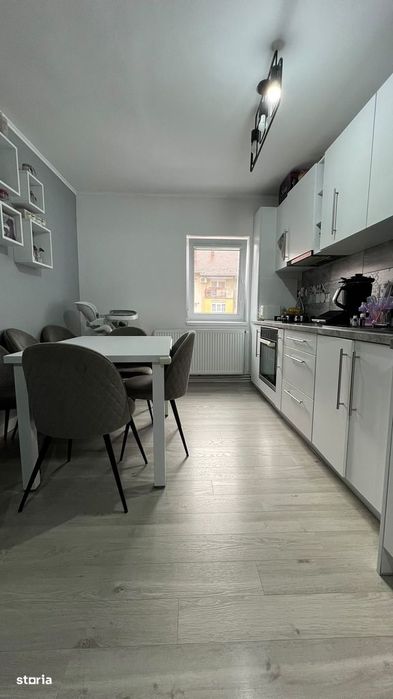 Apartament cu 2 camere zona Carpati 2 ETAJUL 3 !