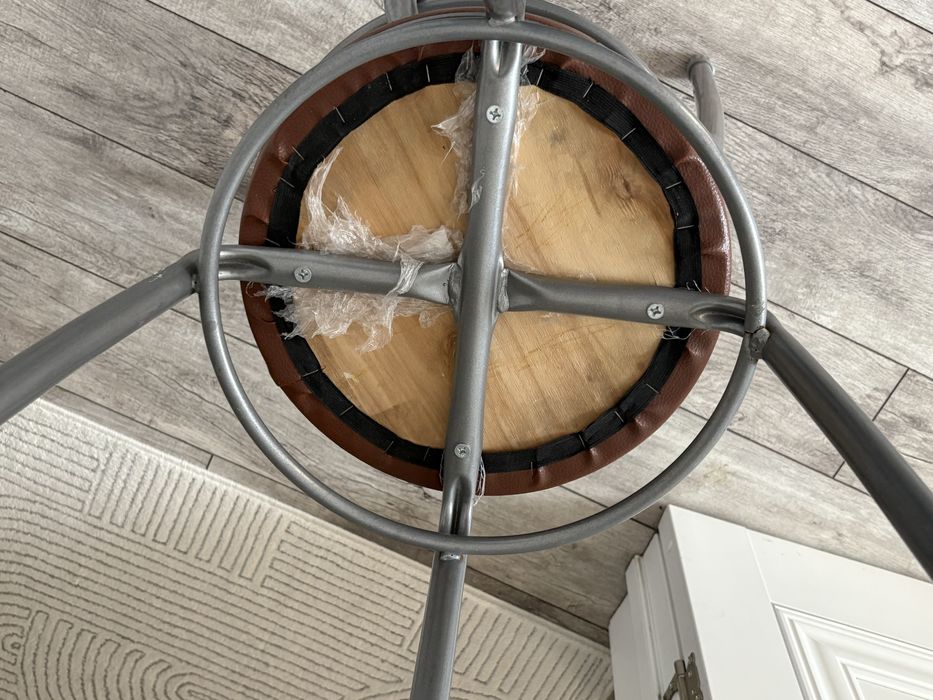 Продам табуретки 2 шт