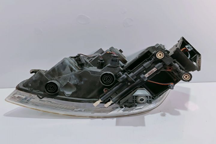 Far dreapta xenon Valeo Cu putin defect 3D1941016J Volkswagen VW Phae