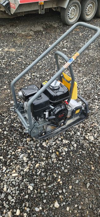 Închiriez placa vibrocompactoare de închiriat