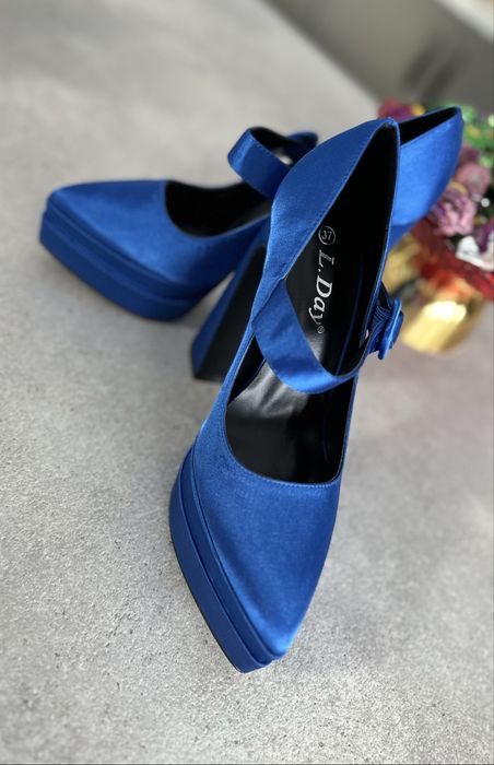 Pantofi noi tip stiletto