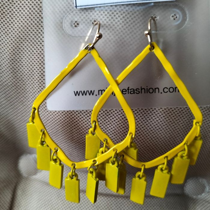 Продам серьги новые