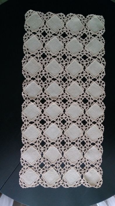 Ръчно плетени покривки. Бродерия ленена панама