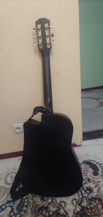 Akustik gitara yangi