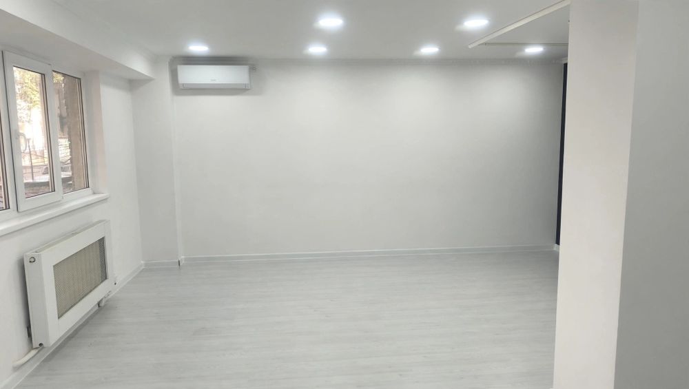 Spațiu comercial de vânzare