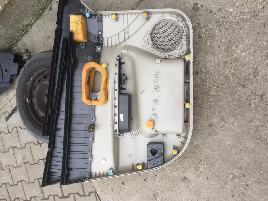 Panouri usi Hyundai Accent