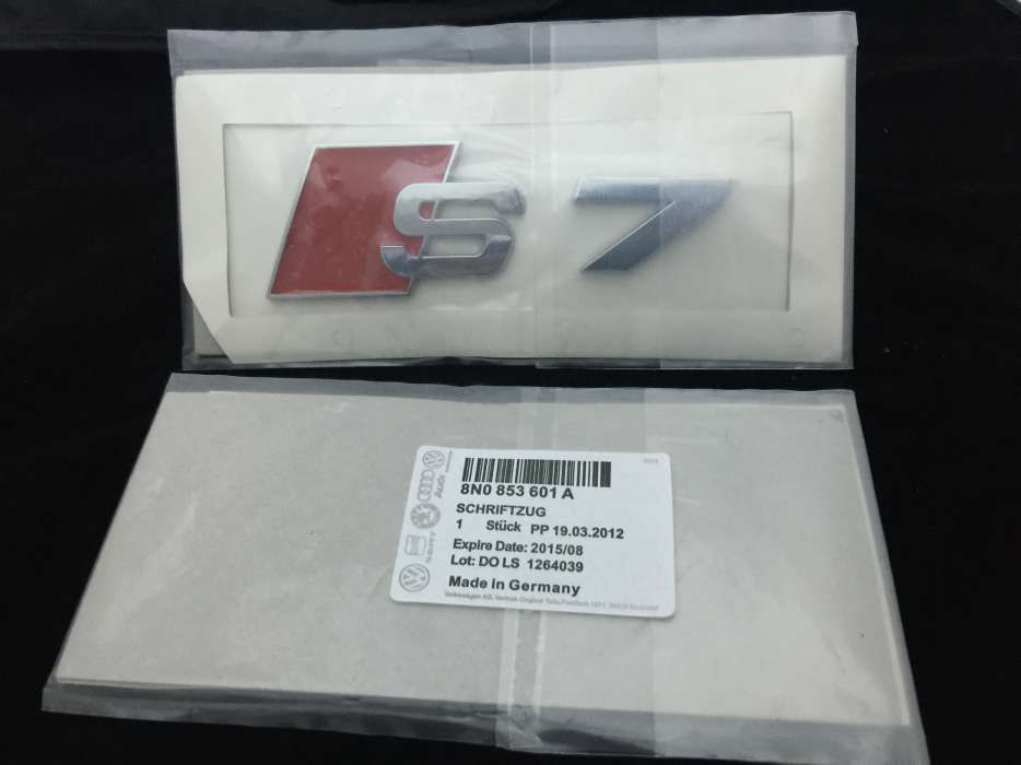 Emblema Audi S7 spate ABS crom/rosu