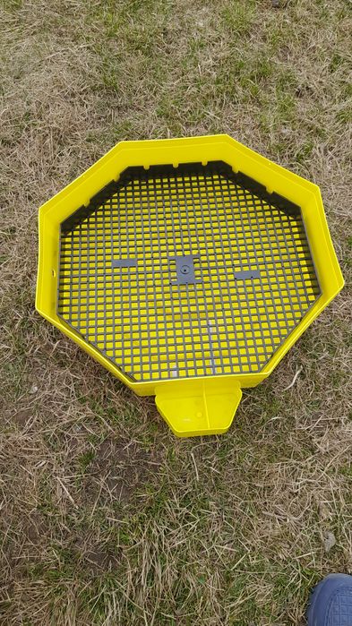 Vând cușcă pentru prepelițe