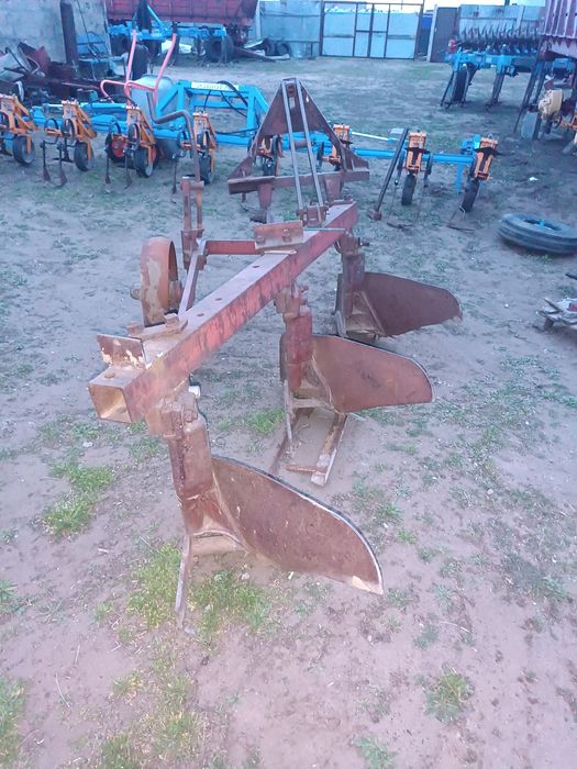Плуг на мтз 3х .
