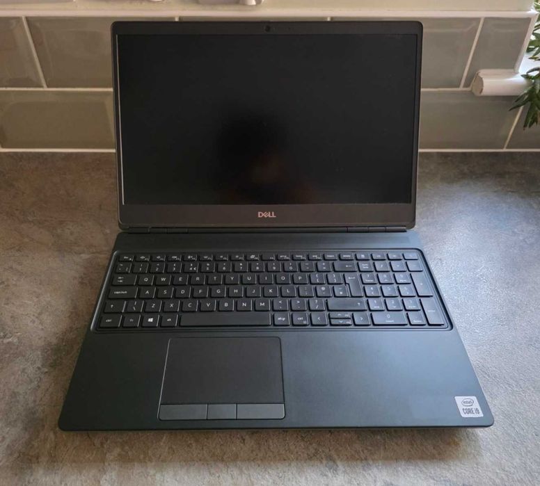 лаптоп Dell 7550