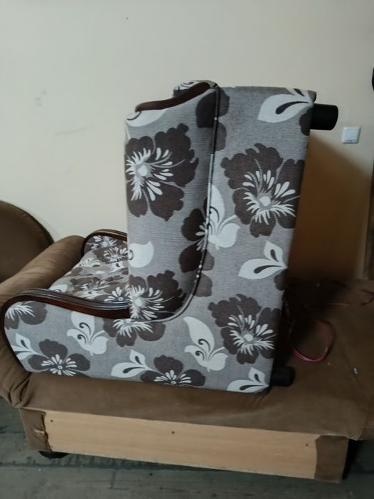 Продам два кресла