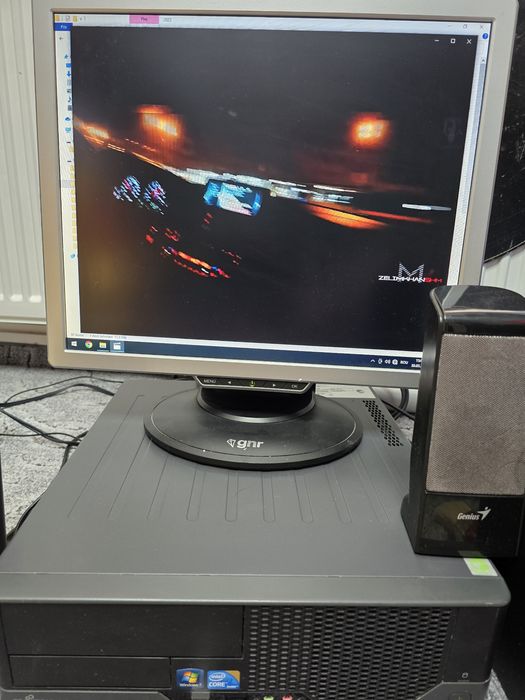 Sistem desktop i 5, monitor, boxe, mouse si tastatura