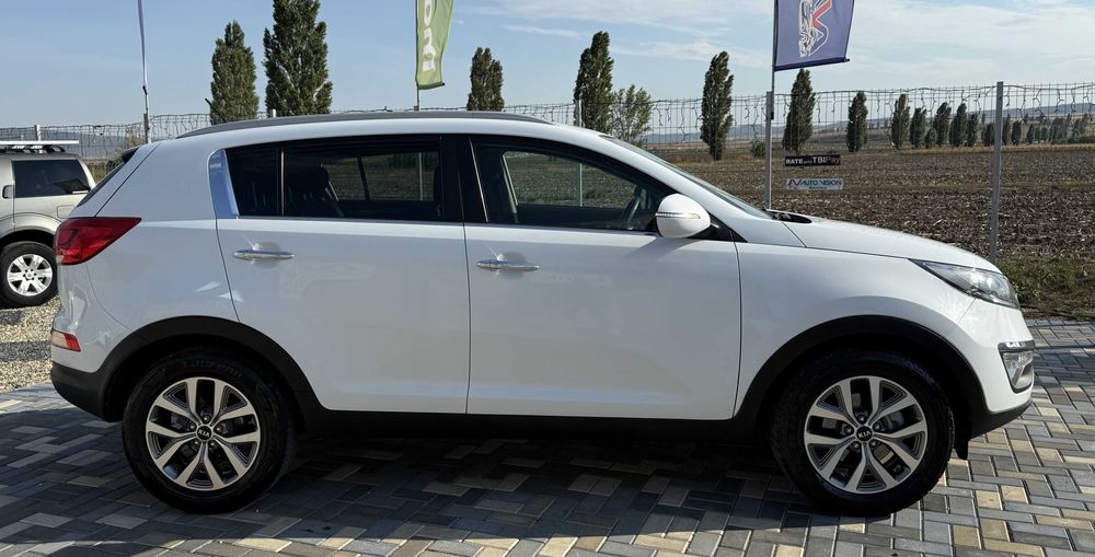 *RATE*KIA Sportage Facelift 1.6 Benzina 135Cp 11/2014 E5 LED NAV Top Inmatriculata in Romania!