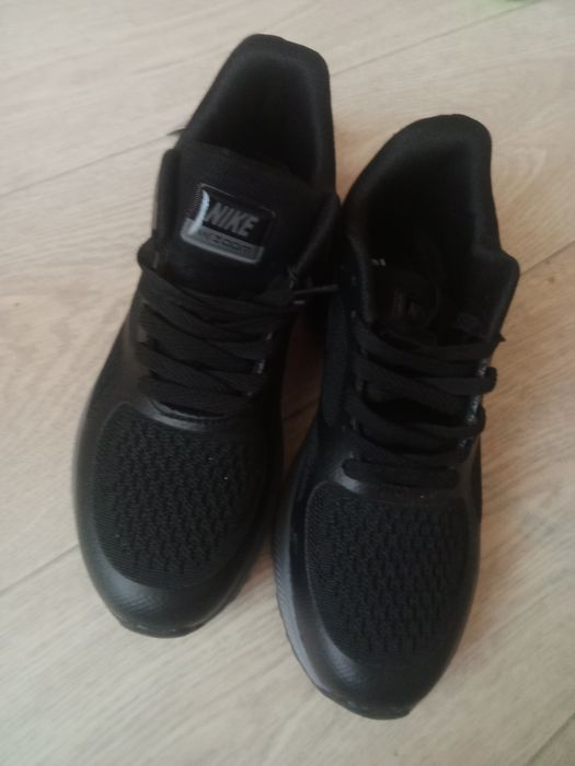 Продам мужские кросовки