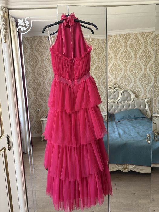 Вечернее розовое платье