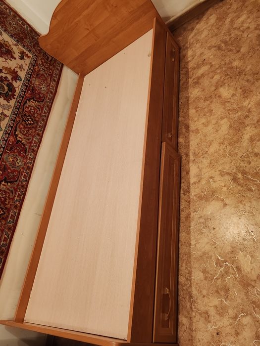 Продам односпальную кровать